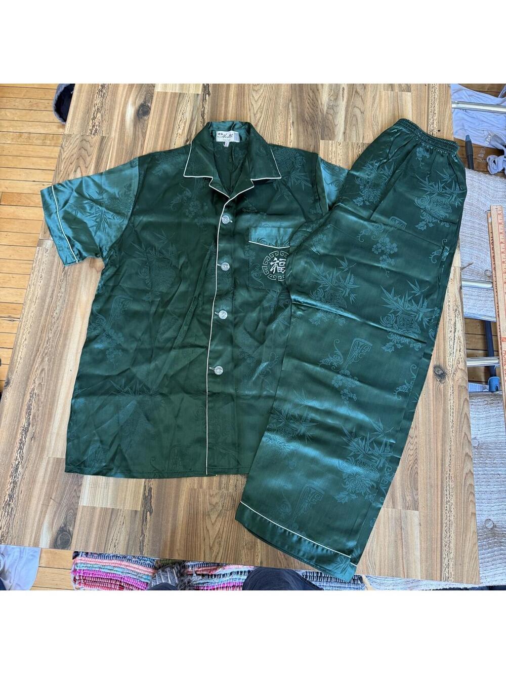90s Green silk pajama set with bamboo leaf pattern,